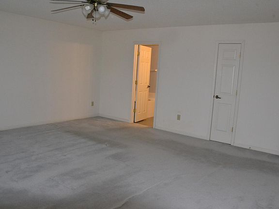 5th image of 1802 Ashley Dr