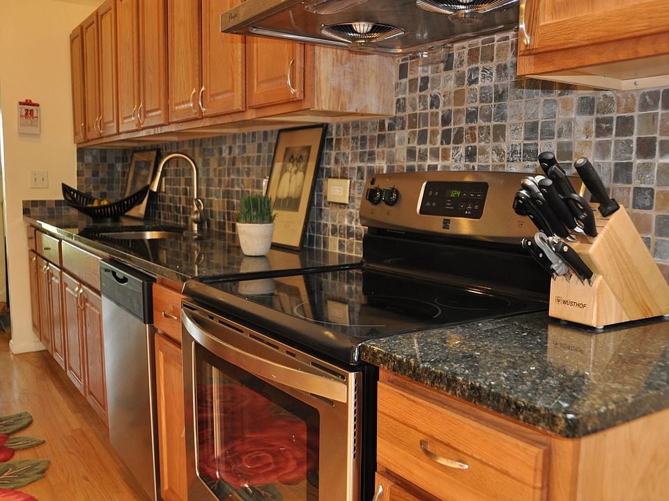 1st image of 15 Rocco Dr