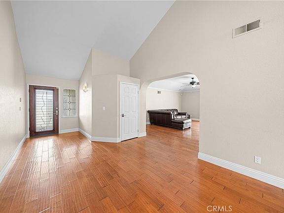 5th image of 9522 Orange St