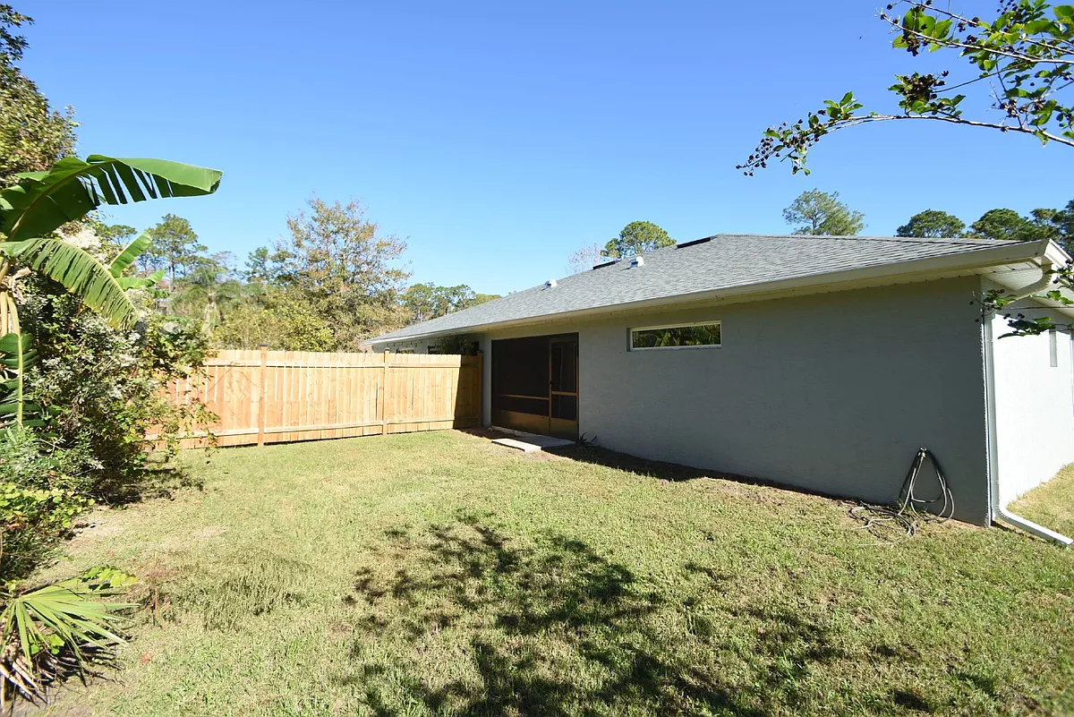 Building Photo - 121 Ullian Trl #A