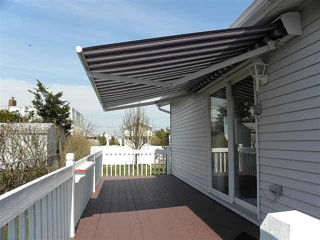 2nd image of 225 18th St