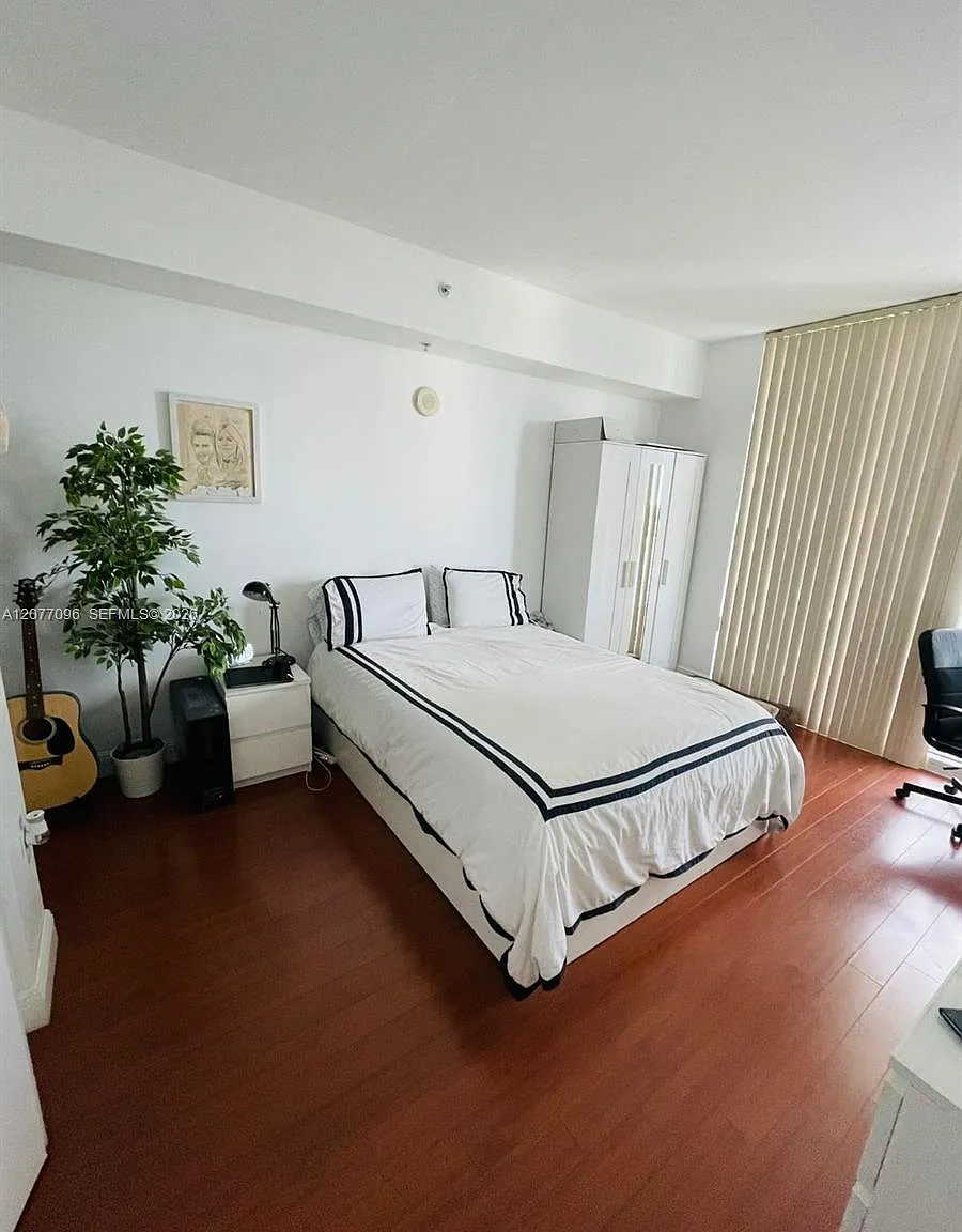 Midtown Lofts Condo — Photo 3