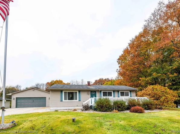 450 Grange Hall Rd, Ortonville, MI 48462