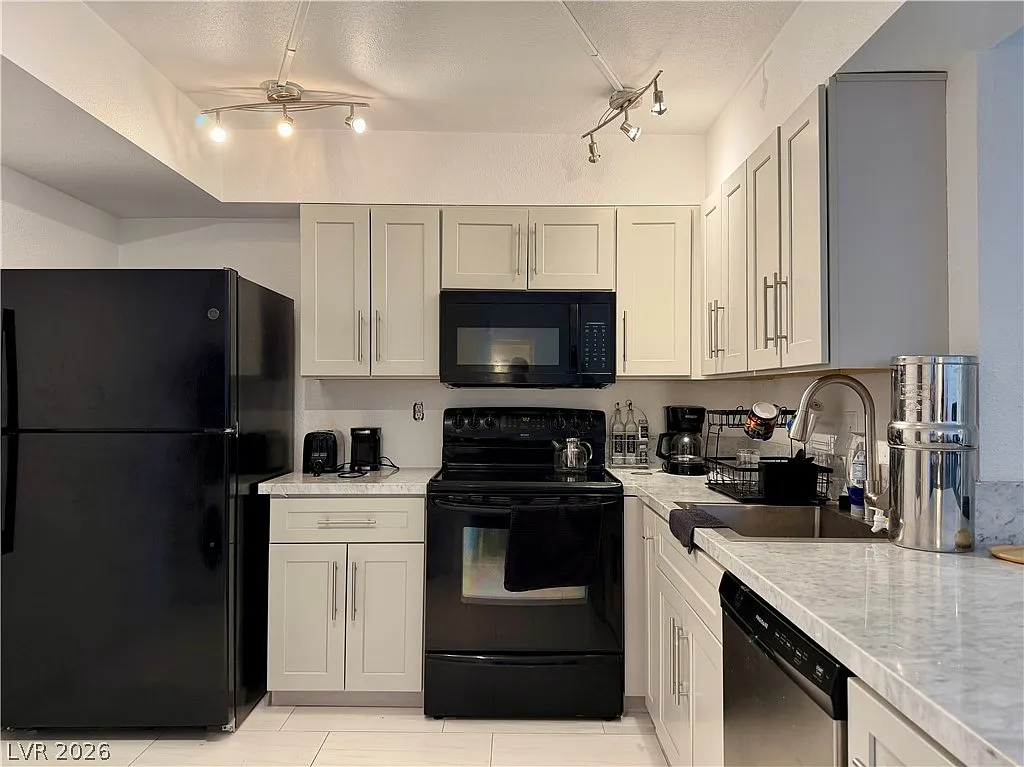 2 bed, 3.0 bath, 1080 sqft, $1,495 — Photo 3
