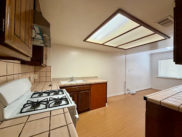 18014 Norwalk Blvd — Photo 4