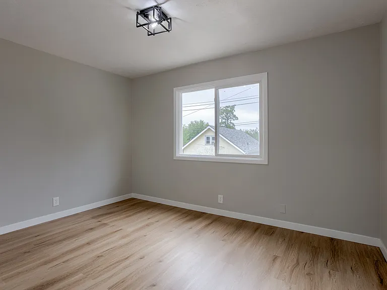 4715 Davenport St #7 — Photo 3