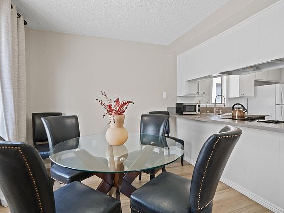 4th image of 621 1st St Unit 2