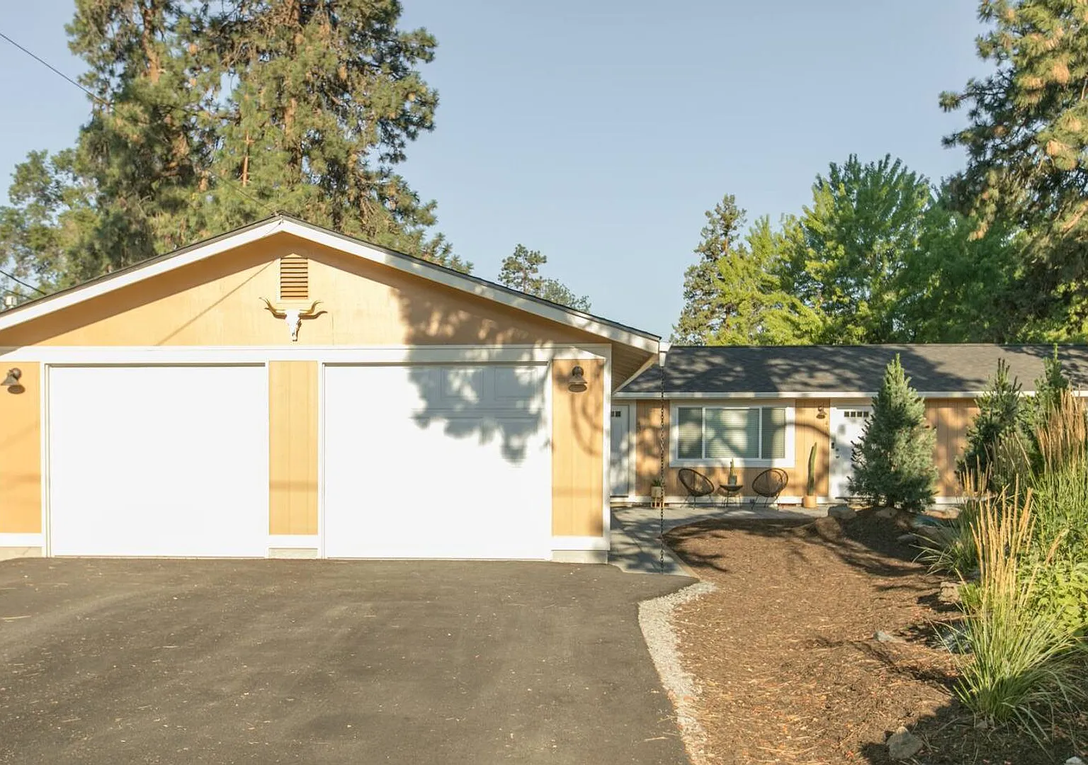 Railroad Duplex - 0000-RAIL-00 — Photo 1