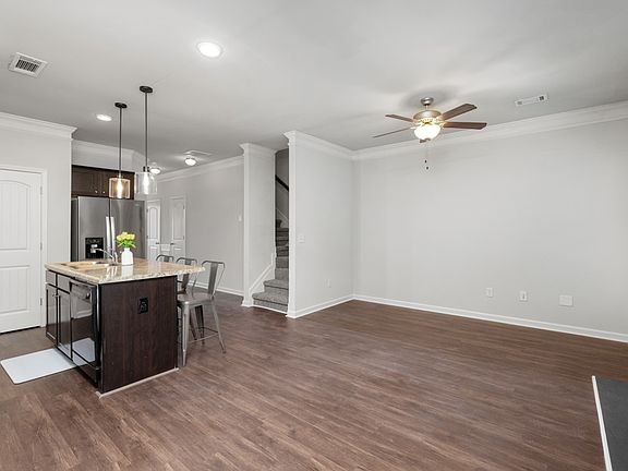 4th image of 307 Turtle Creek Dr