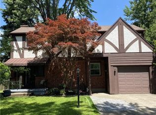 11 Colonial Dr, Amherst, NY 14226