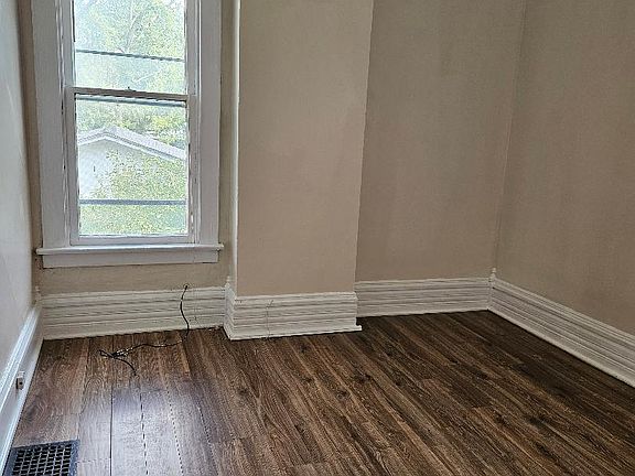 4th image of 120 W 5th Ave Unit 4