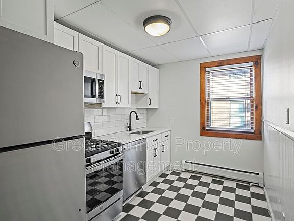 5th image of 33 Franklin St #3