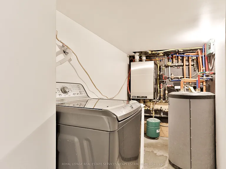 70 Concord Ave #LOWER — Photo 17