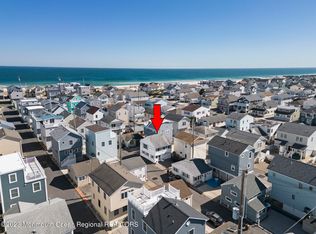 27 E Surf Way, Lavallette, NJ 08735