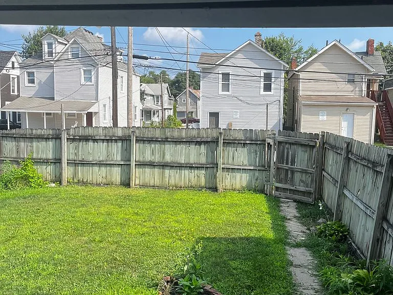 80 King Ave — Photo 3
