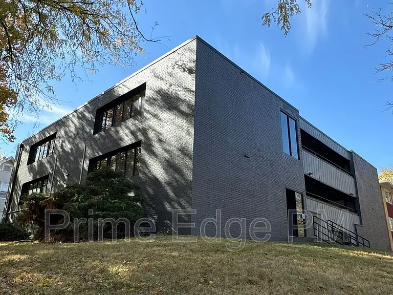 2343 B St #1 — Photo 31