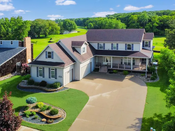 128 N Woodcrest Dr N, Fargo, ND 58102