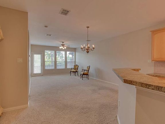 3rd image of 1825 Brookview Dr