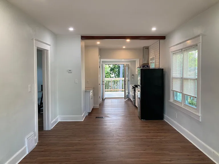 49 Saratoga Ave — Photo 2