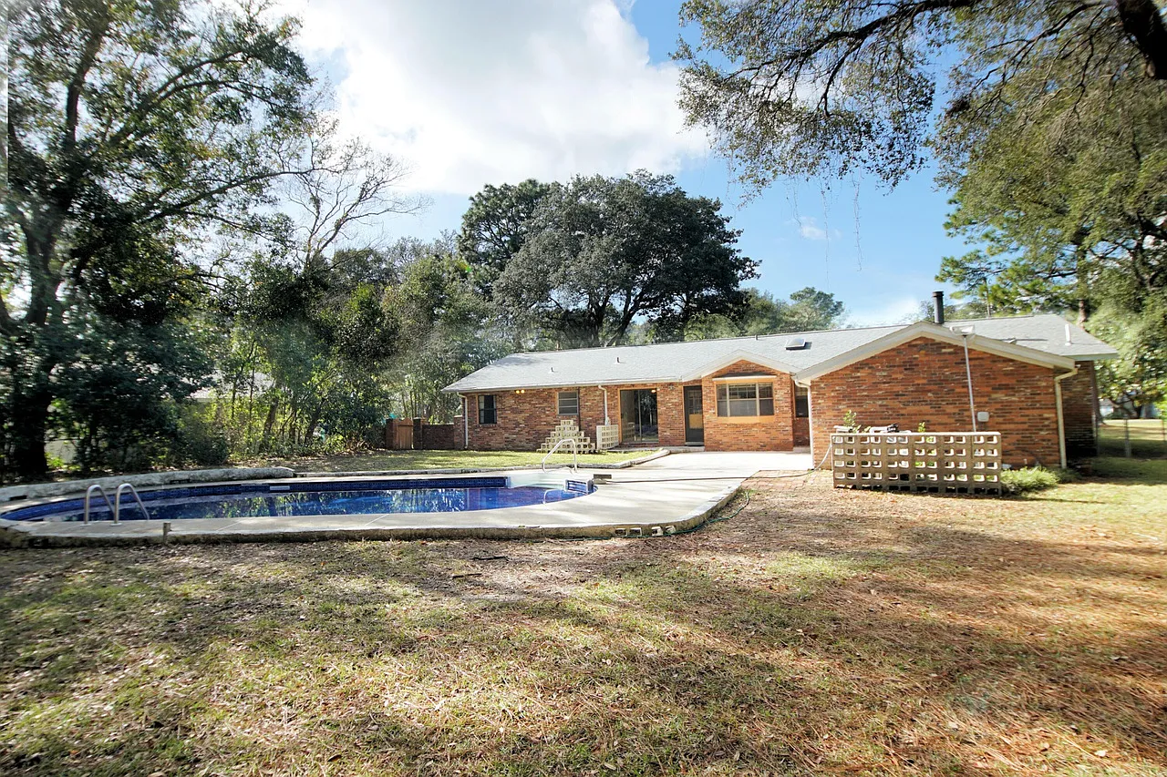 4 bed, 2843 sqft, $2,800 — Photo 2