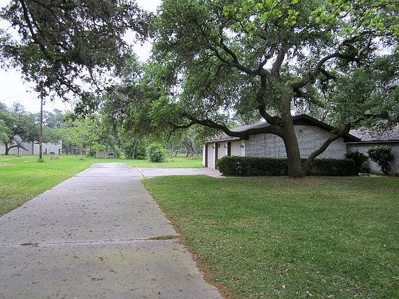 5th image of 859 Live Oak Dr
