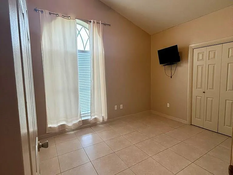 5871 Greenwood Dr — Photo 11
