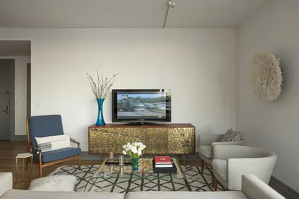 Rented by Two Trees | media 28