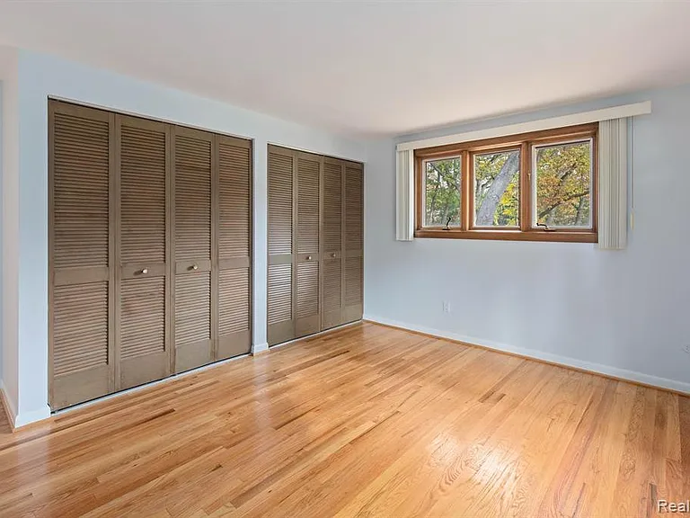 4966 Whispering Pine Ln — Photo 27