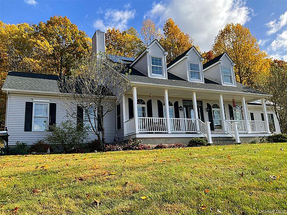 4th image of 220 Devon Farms Road