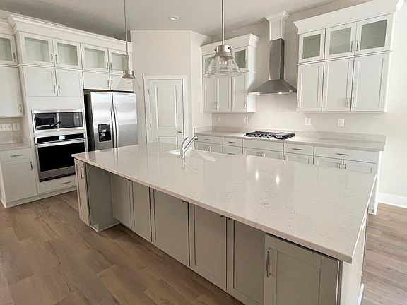 3rd image of 31029 Silver Maple Dr