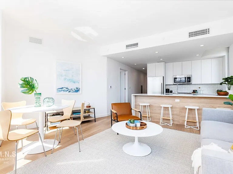 540 Waverly Ave #2B — Photo 8
