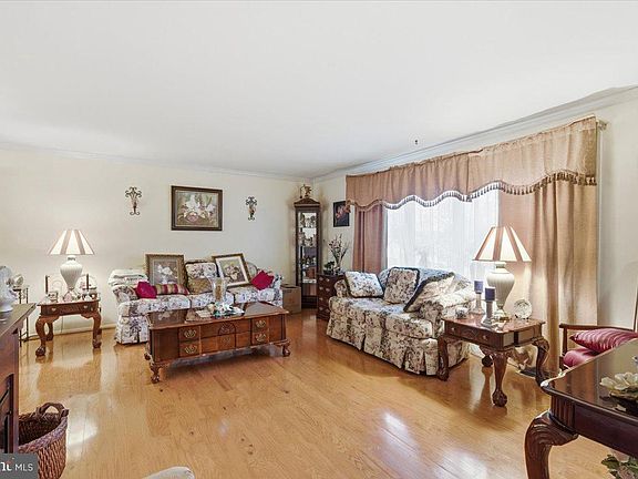 3rd image of 5923 Michael Rd
