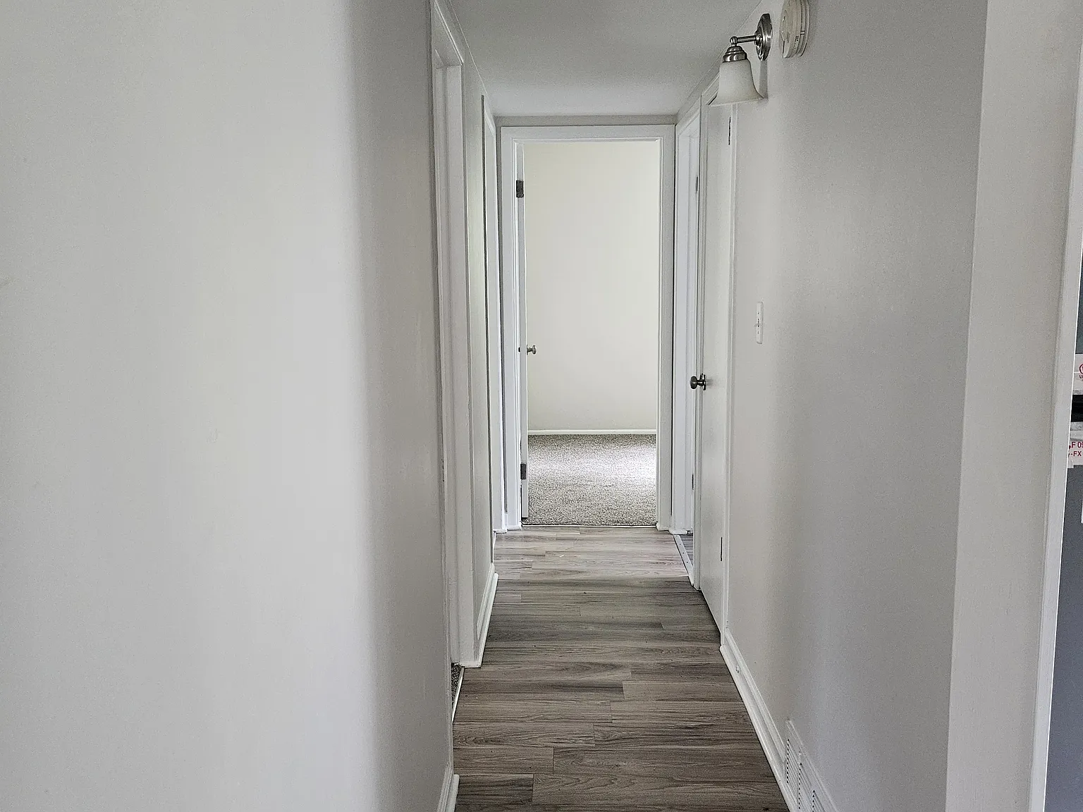 87 W Barrett Ave — Photo 2