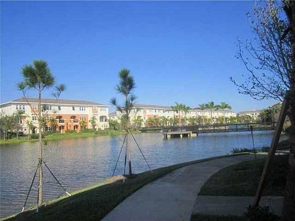 3rd image of 205 NW 7th Ter