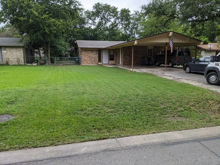 417 Live Oak St — Photo 16