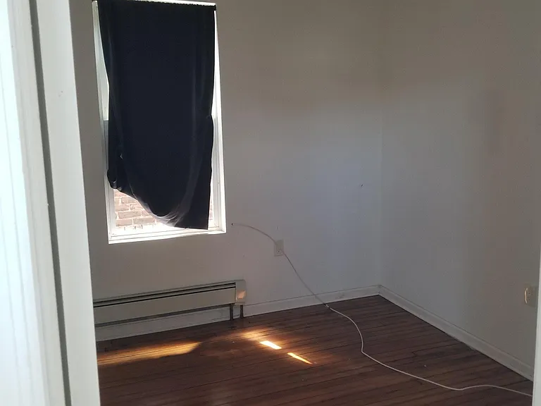 115 4th St #3 — Photo 6