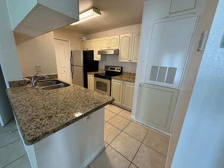 2550 N Alafaya Trl #1107 — Photo 6