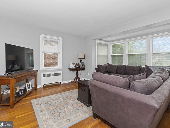 5th image of 706 S Lincoln St