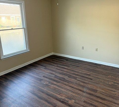 5th image of 230 Lanier Dr #132