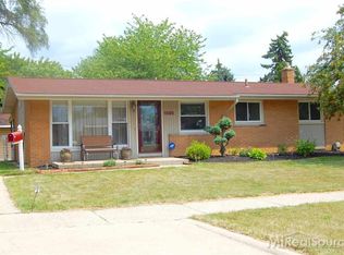 1596 W Thirteen Mile Rd, Madison Heights, MI 48071