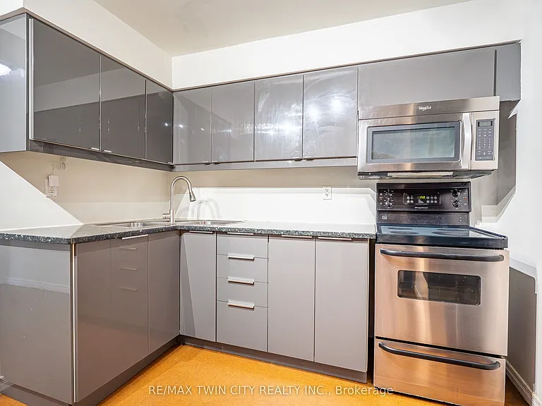 15 Milfoil Cres #B — Photo 10