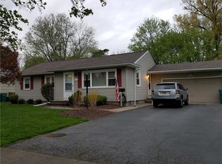 44 Bayberry Dr, Rochester, NY 14609