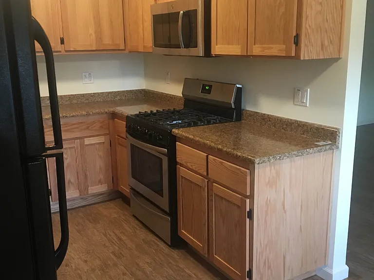 1817 Pomona Dr — Photo 4