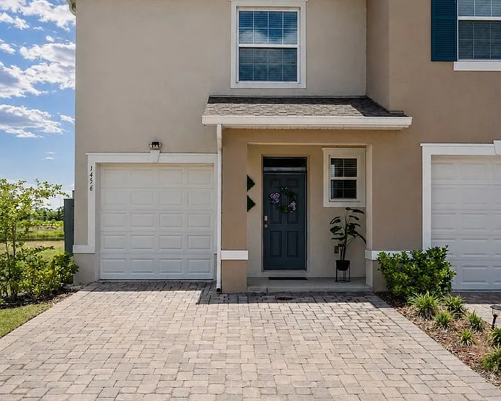 1456 Isleta Loop — Photo 2