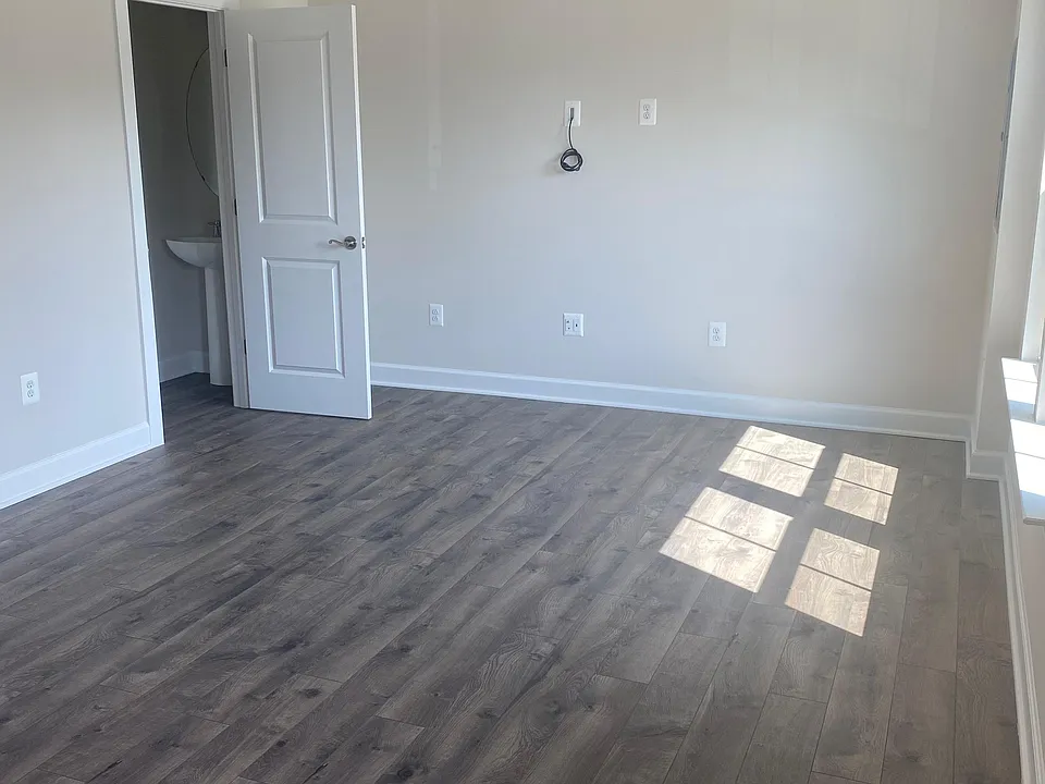 9608 Prince Pl