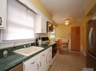 28 Upper Sheep Pasture Rd, East Setauket, NY 11733