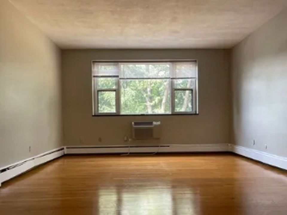 2nd image of 3 Grove St #3