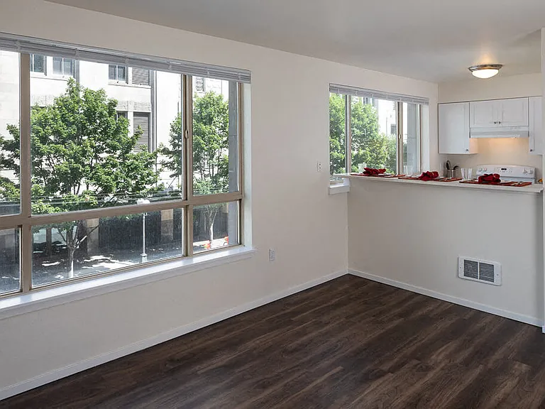 Gilmore Apartments — Photo 6