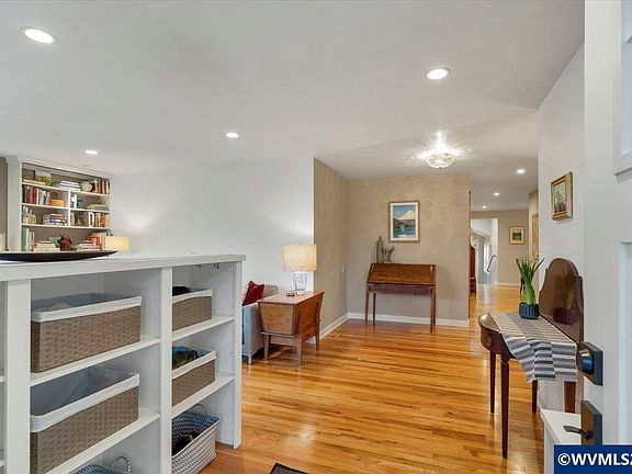 4th image of 350 Rural Ave S