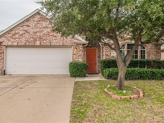 4th image of 3933 Glenwyck Dr